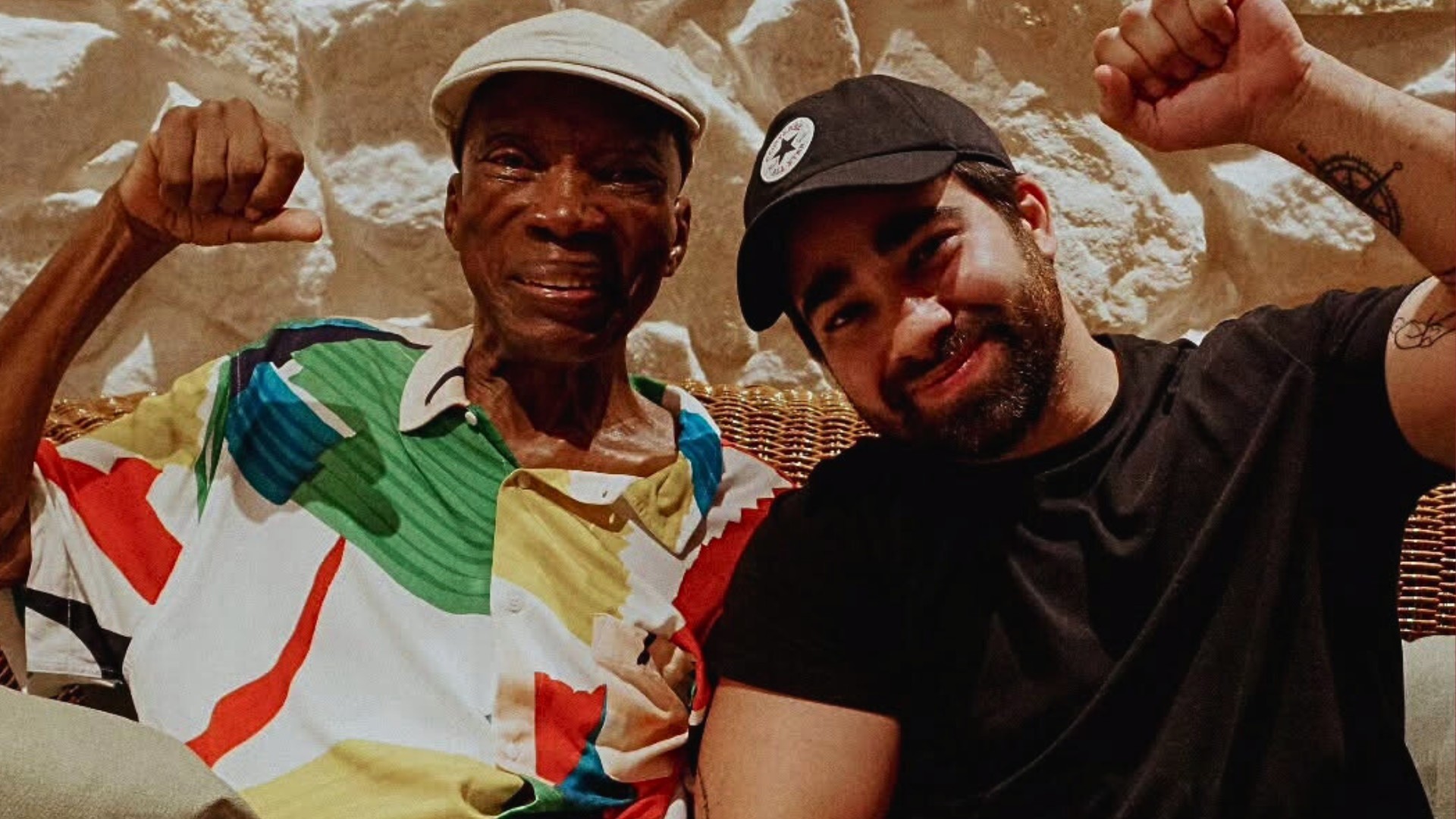 Filho de Milton Nascimento posta foto com o cantor no Natal: 'Vencemos o ano mais desafiador das nossas vidas'