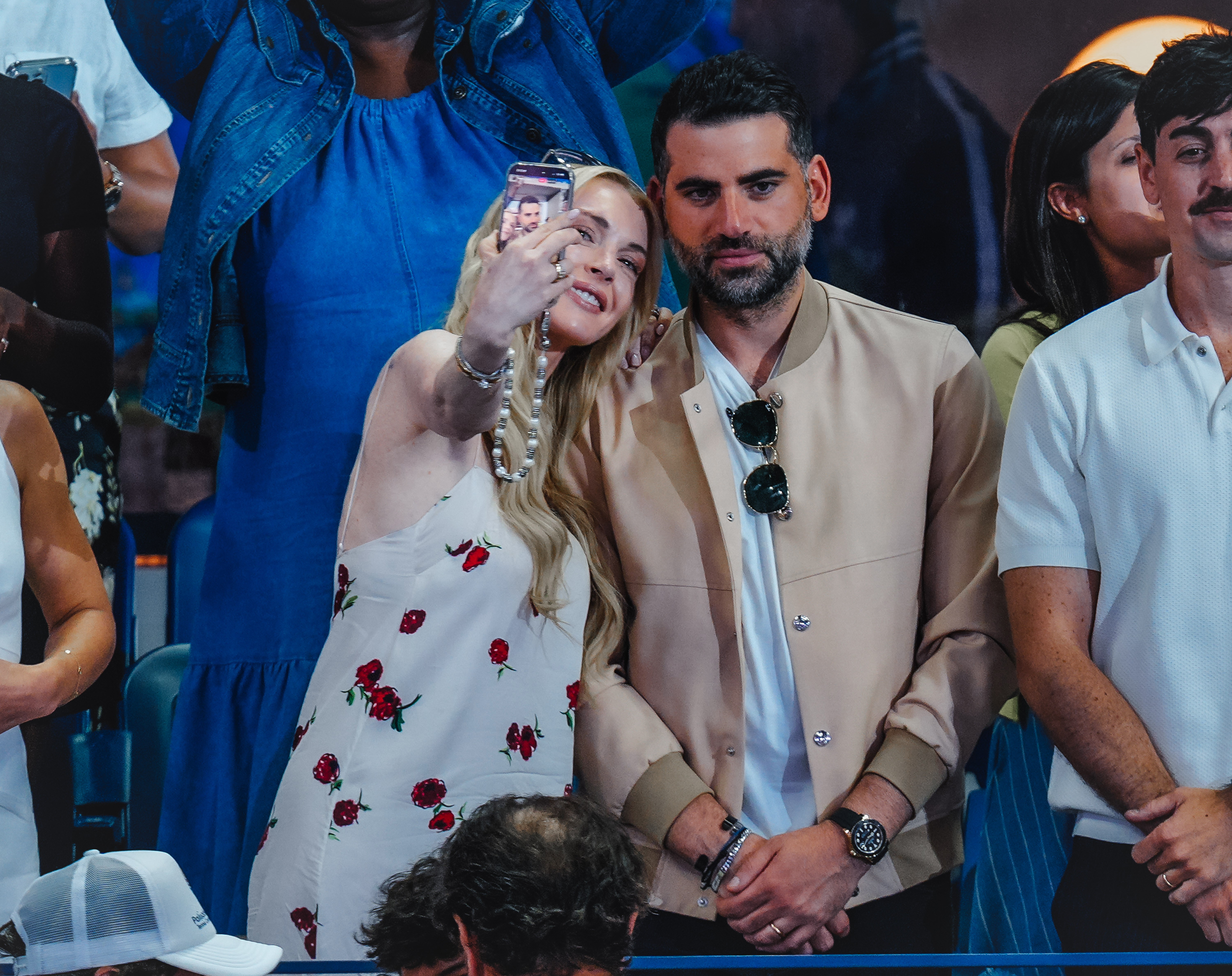 Lindsay Lohan se diverte em raro 'date' público com o marido, Bader ...