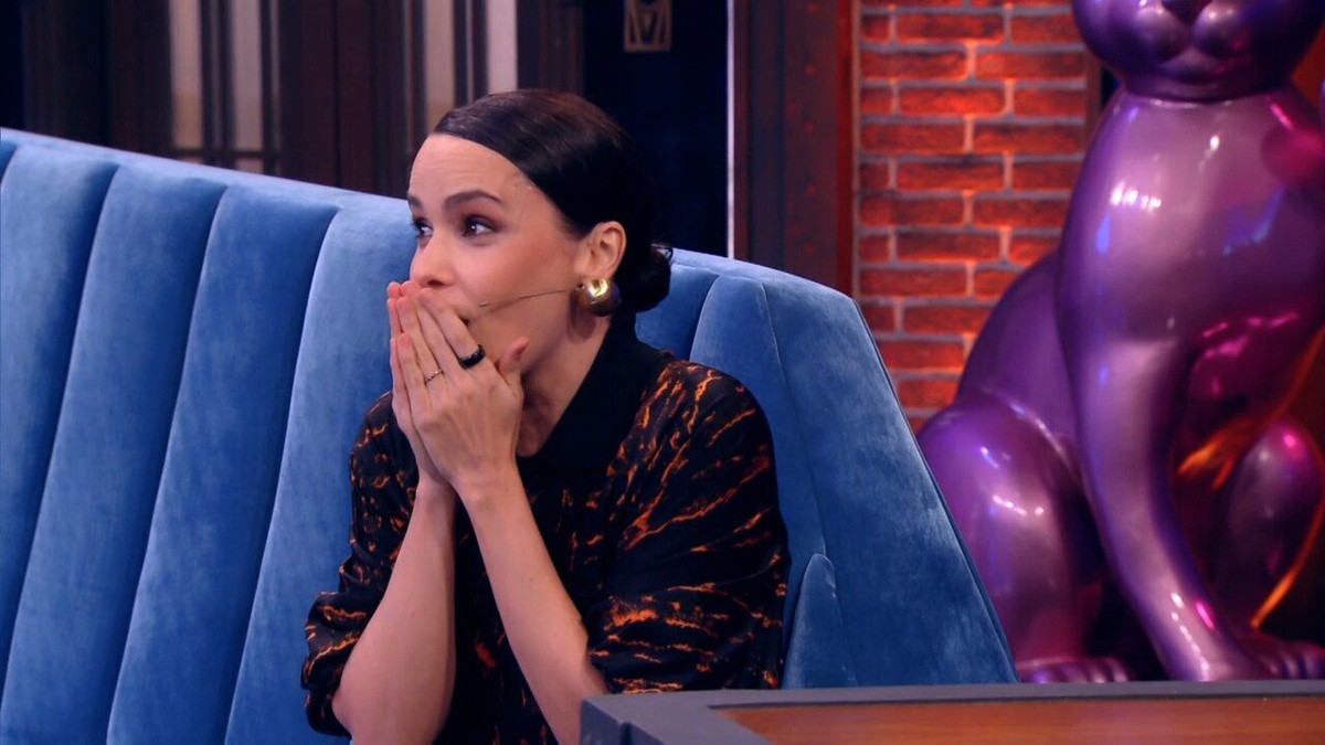 Débora Falabella fica surpresa com recado de Xuxa durante o Lady Night