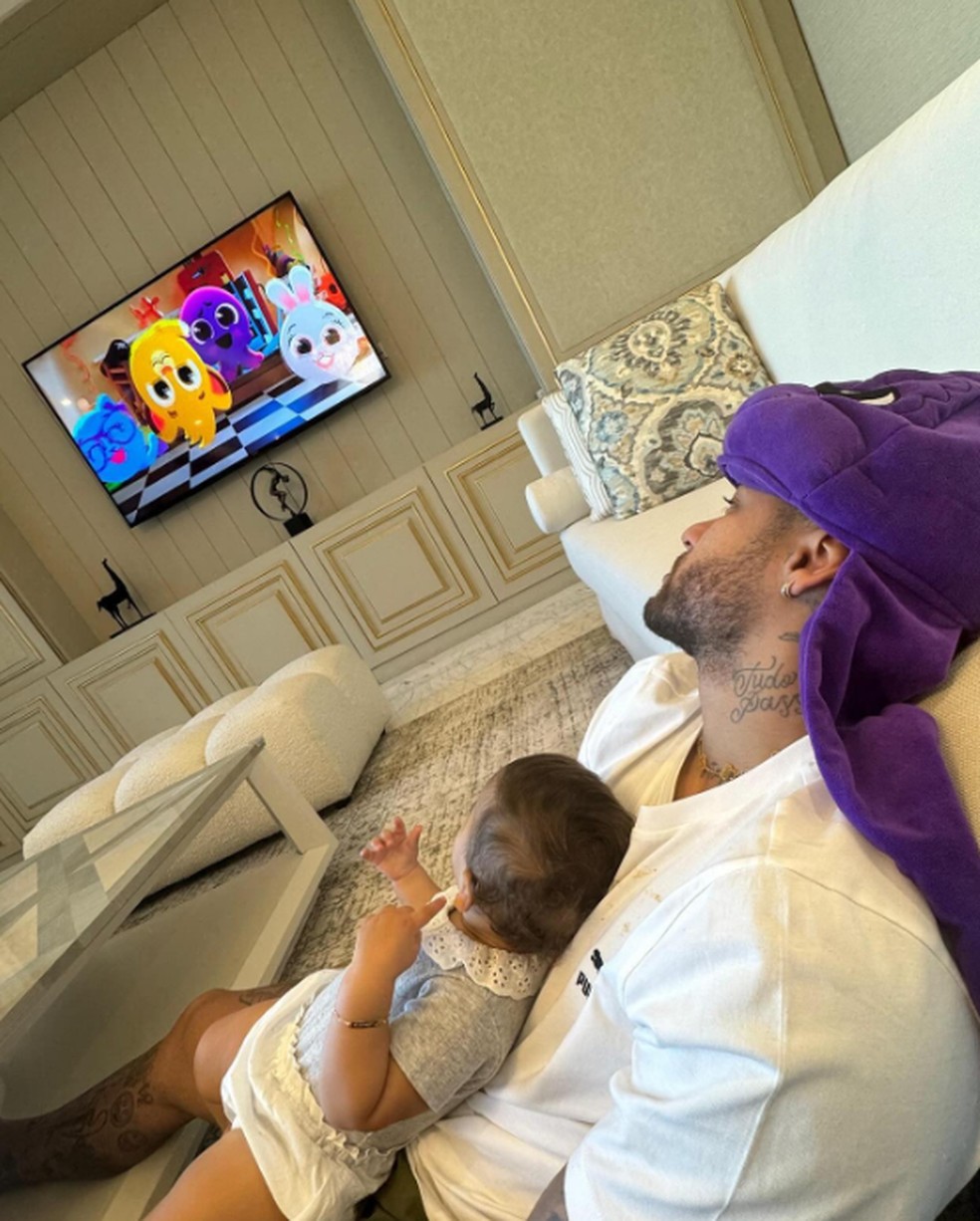 Neymar compartilha de momento descontraído com a filha caçula, Mavie — Foto: Reprodução/Redes Sociais