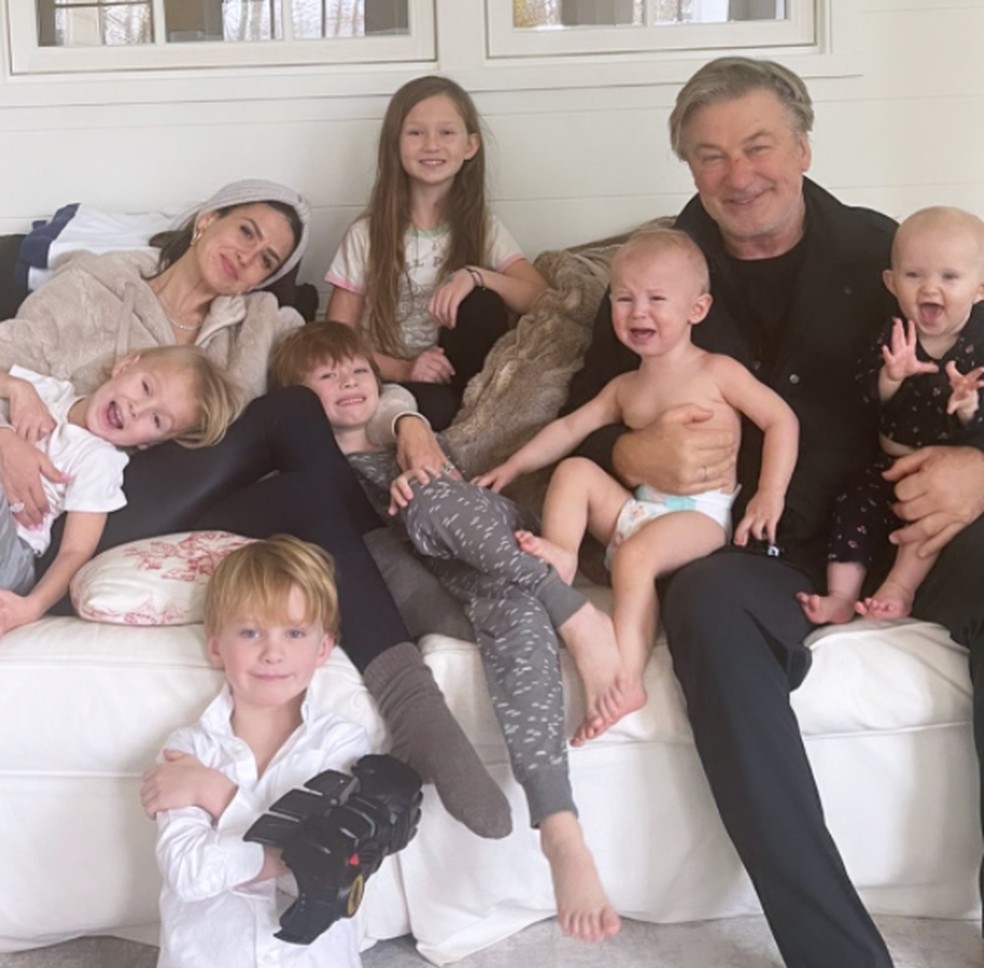 Alec Baldwin, Hilaria Thomas e os seis filhos do casal — Foto: Instagram