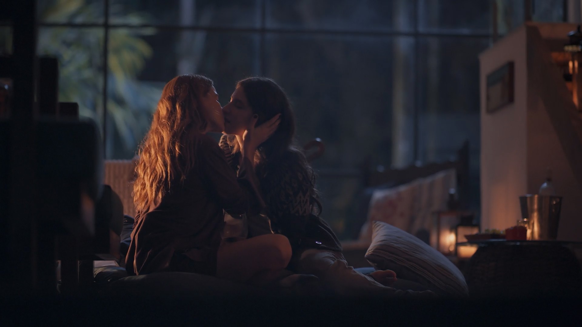 Três Graças: primeira vez de Lorena e Juquinha agita fãs na web; reveja cena e confira bastidores