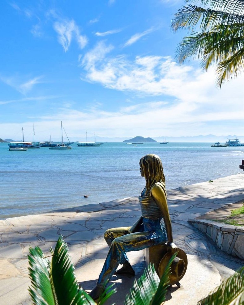 Brigitte Bardot e Búzios: entenda por que a atriz tem uma estátua em cidade do Rio de Janeiro