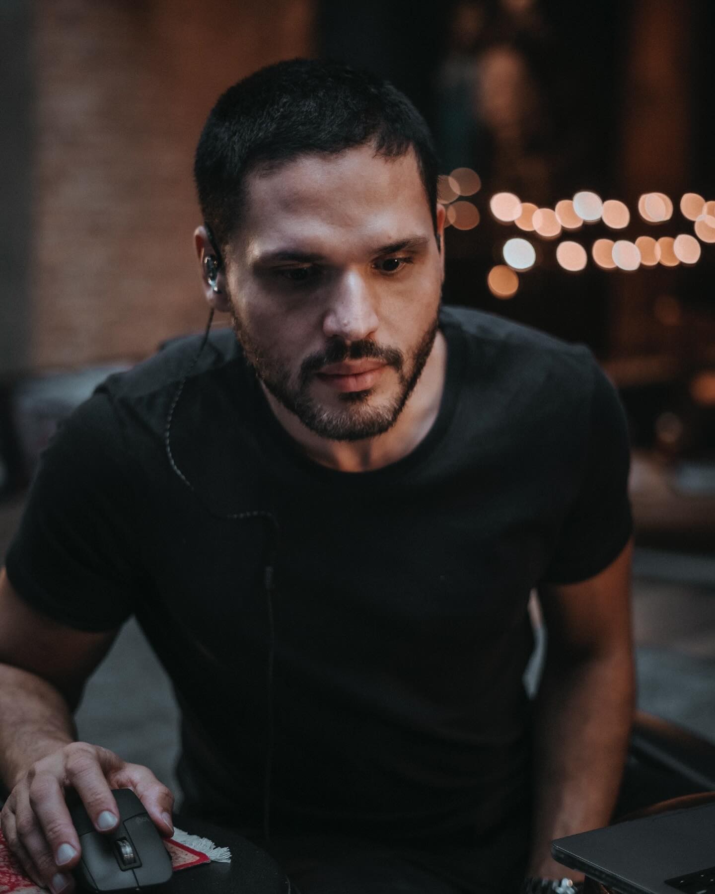 Namorado de Deborah Secco, Dudu Borges já compôs músicas famosas