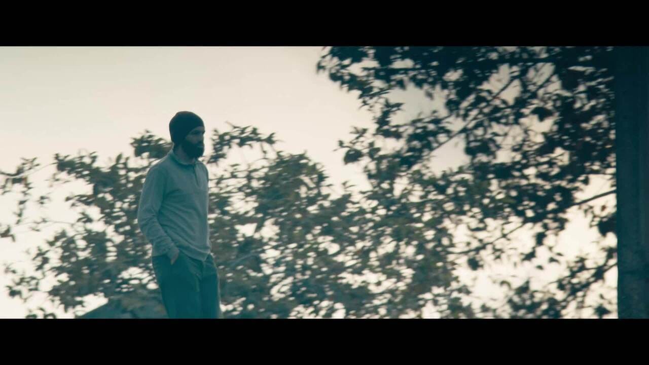 Gabriel Leone estrela suspense psicológico baseado em livro; confira trailer de Barba Ensopada de Sangue