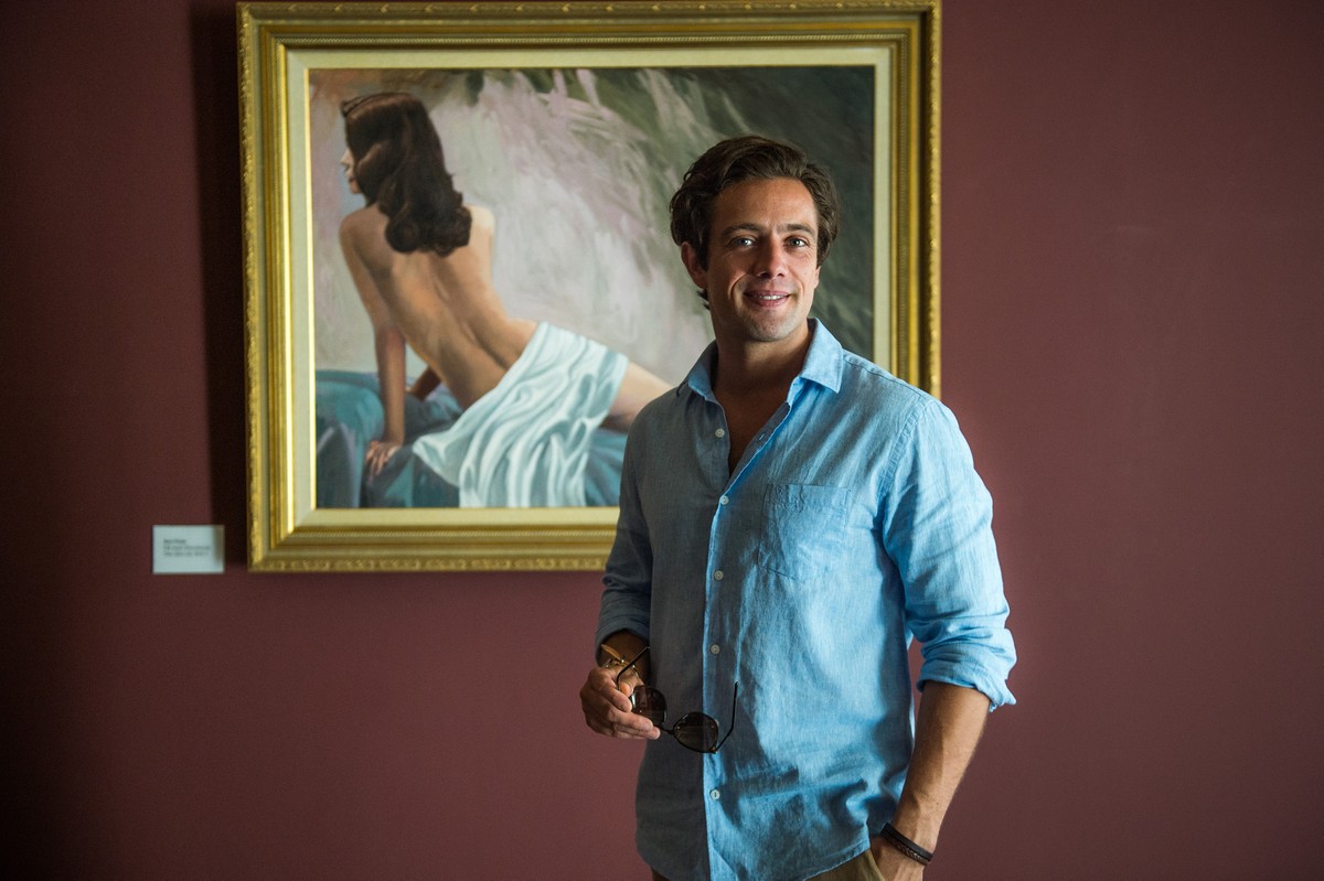 Daniel, vida de Danilo no presente, aparece admirando quadro em galeria ...