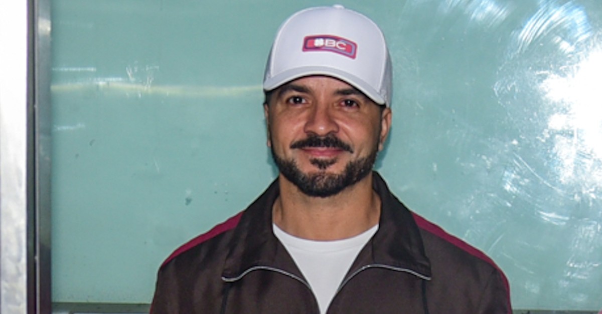 Luis Fonsi, do hit 'Despacito', desembarca em São Paulo para show com Gusttavo Lima