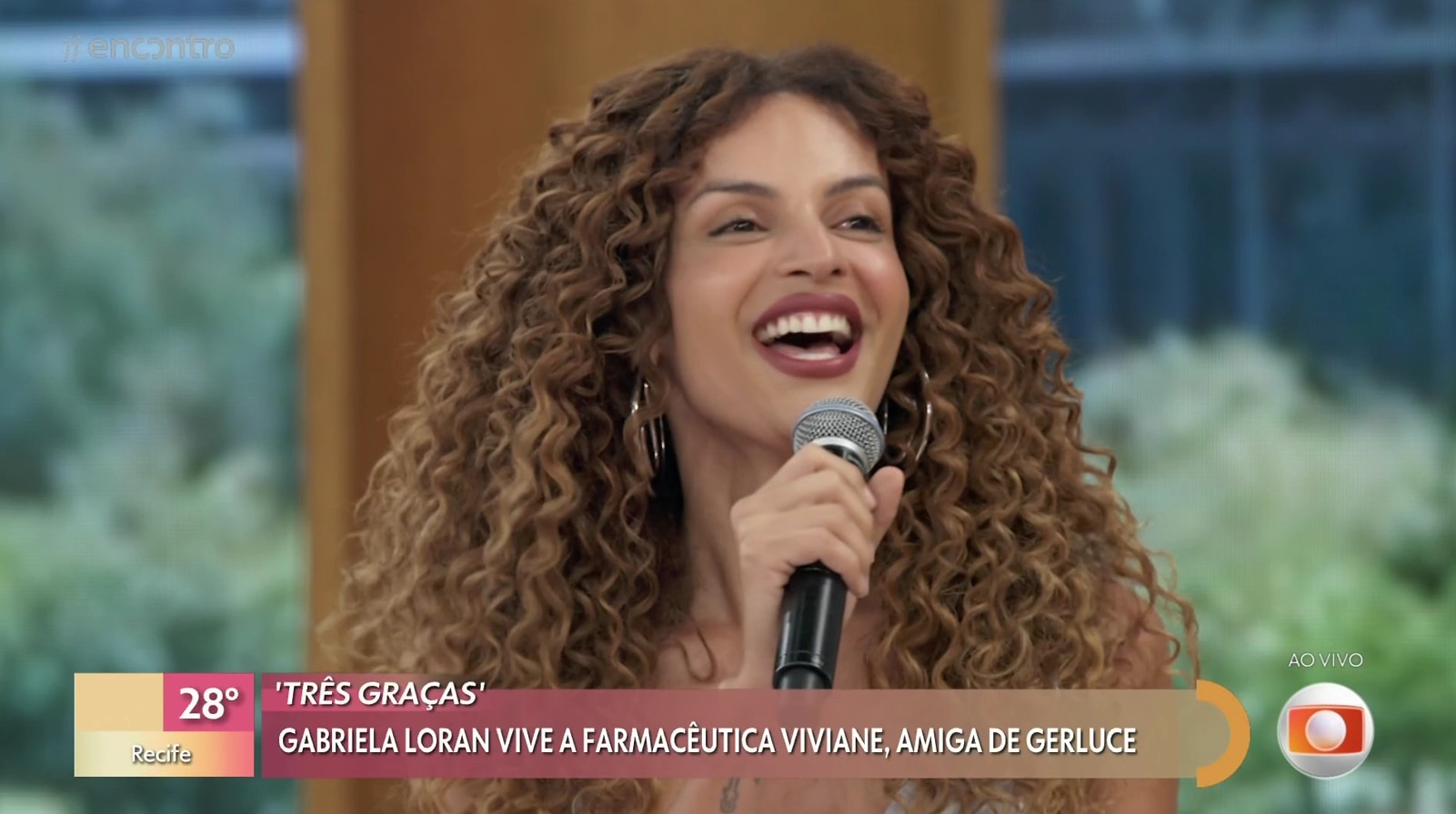 Gabriela Loran se emociona com homenagem dos pais e celebra relação