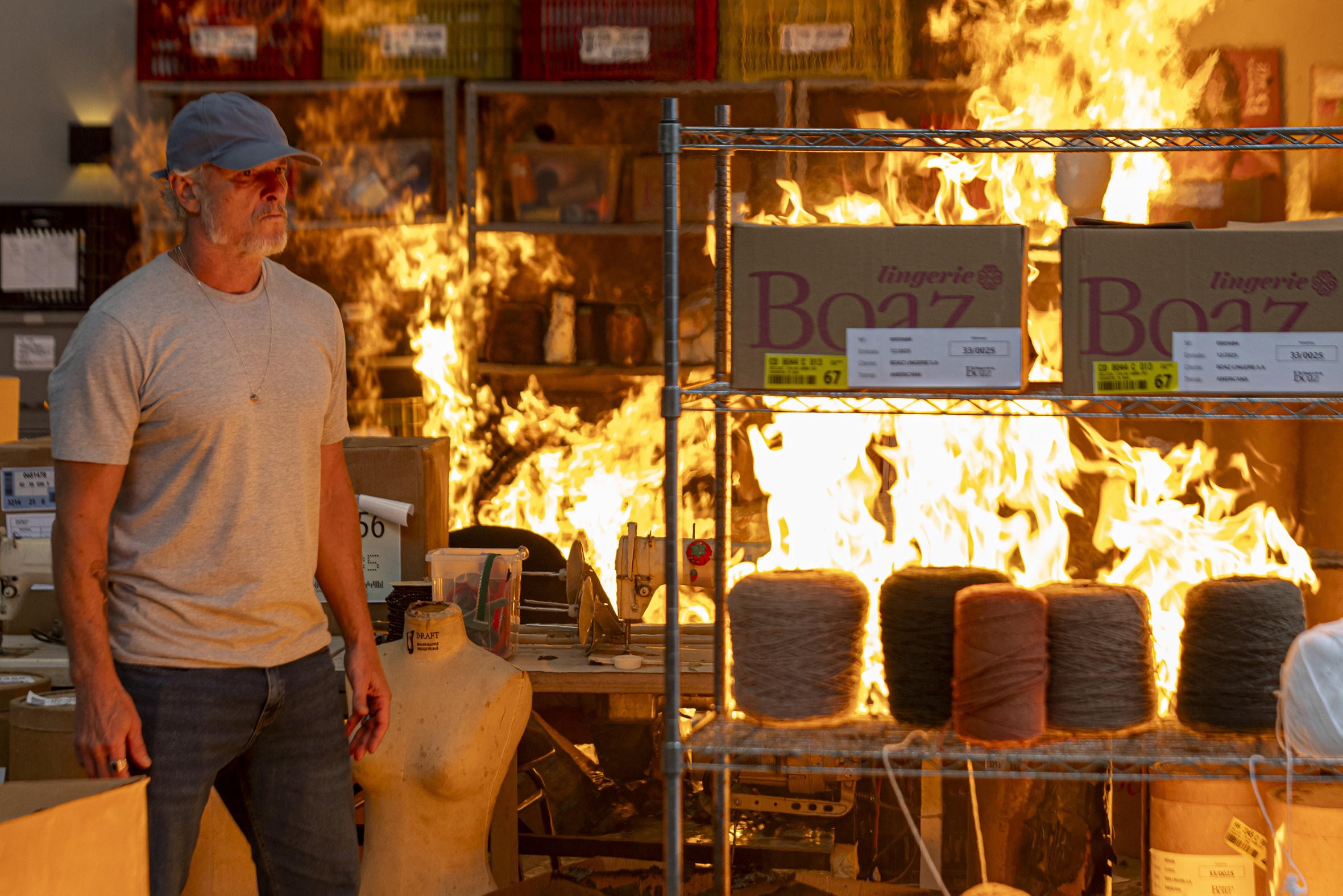 Dona de Mim: Jaques coloca fogo na Boaz, e Sofia, Filipa, Leo e Samuel ficam em perigo