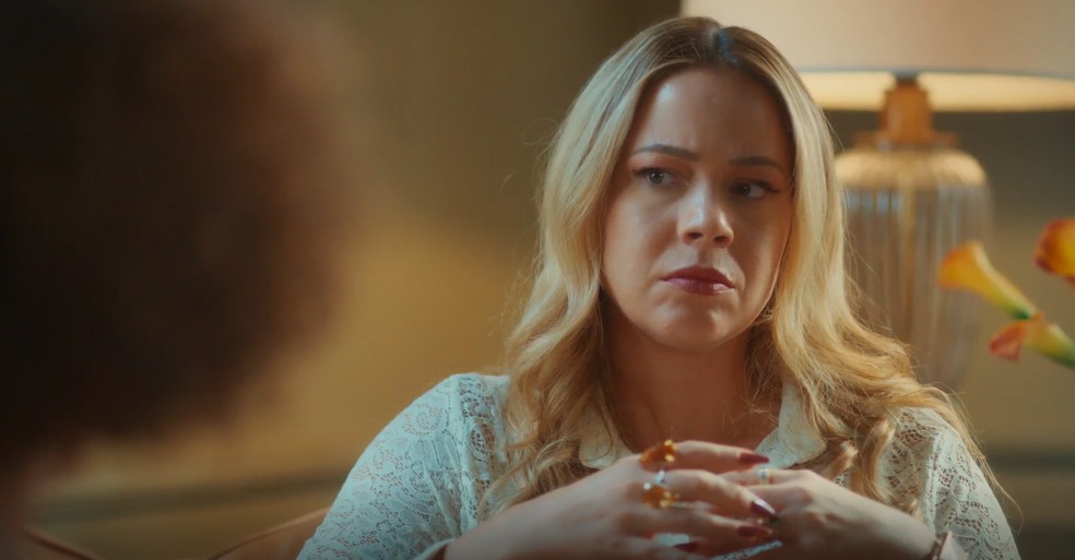 Coração Acelerado: Cinara instiga Zilá a usar a morte de Jean Carlos como trunfo contra Janete — Foto: Globo