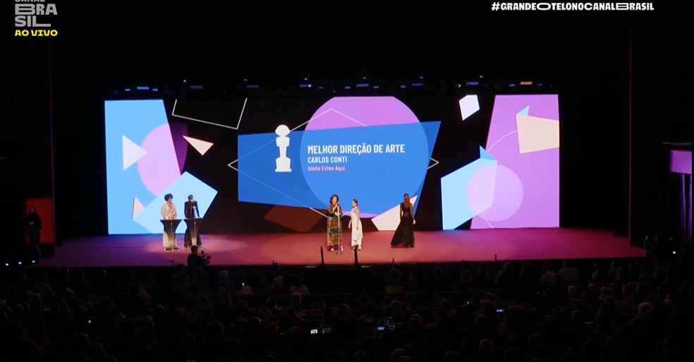 Ainda Estou Aqui vence na categoria 'melhor direção de arte' no Prêmio Grande Otelo 2025 — Foto: Canal Brasil