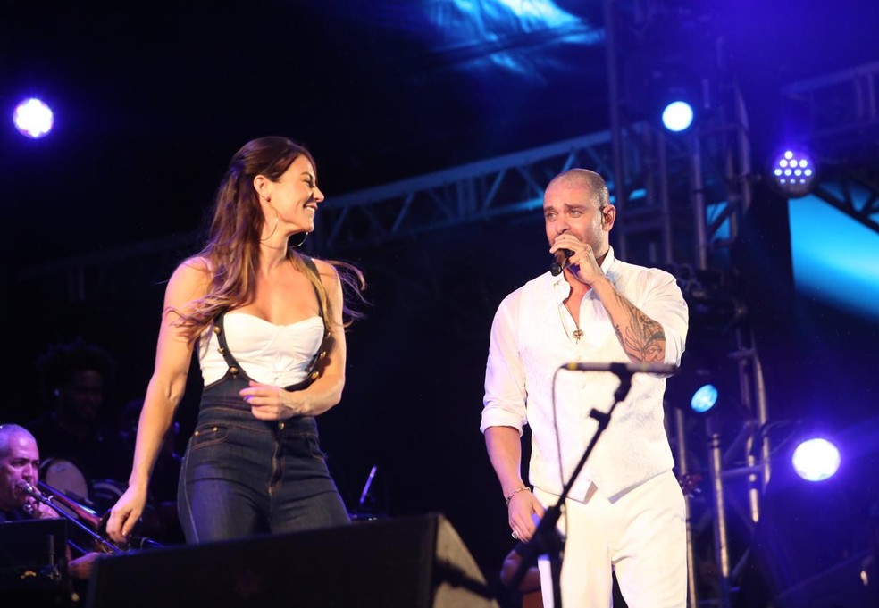 Paolla Oliveira e Diogo Nogueira animaram a plateia — Foto: Divulgação/Reginaldo Teixeira