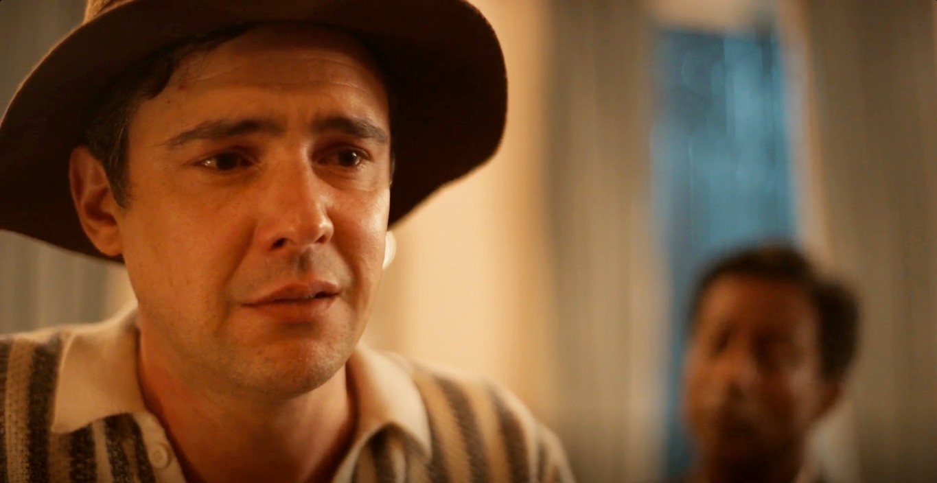 Êta Mundo Melhor!: Candinho se desespera ao ver Policarpo prestes a comer maçã envenenada