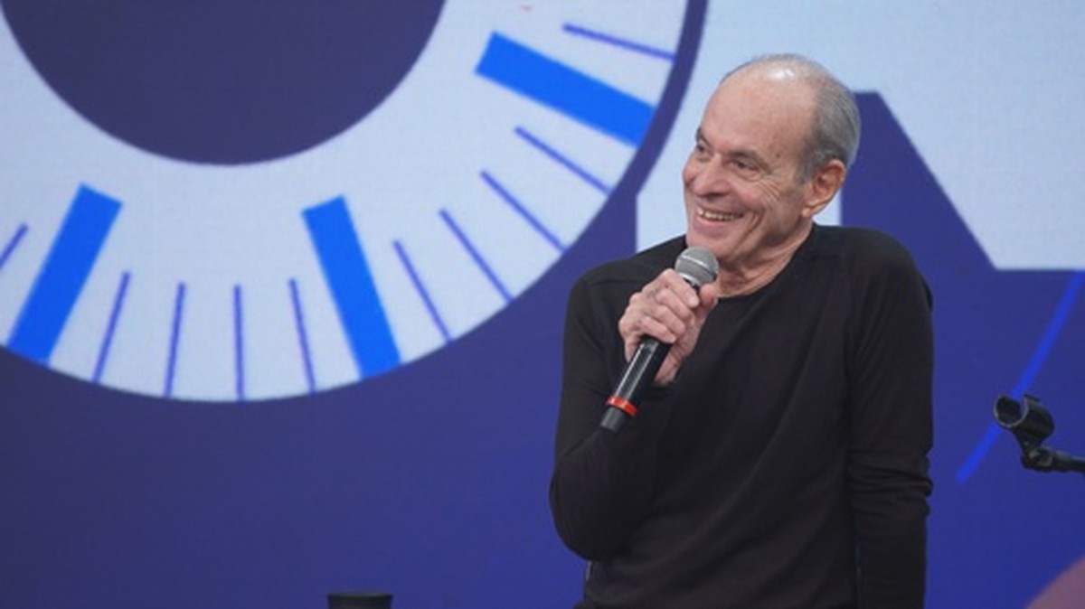 Programação da Globo hoje sábado tem Faixa Combate e homenagem a Ney Matogrosso no Altas Horas