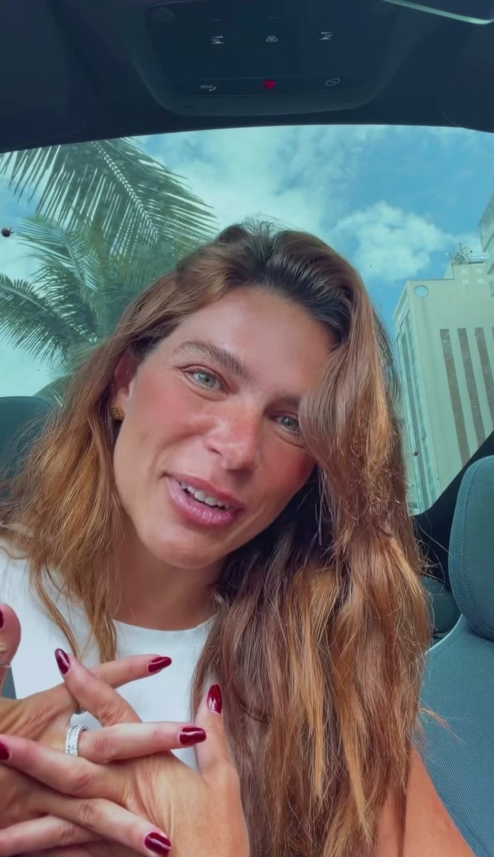 Emocionada, Mariana também revelou o maior retorno de seu trabalho — Foto: Reprodução Instagram @marianagoldfarb