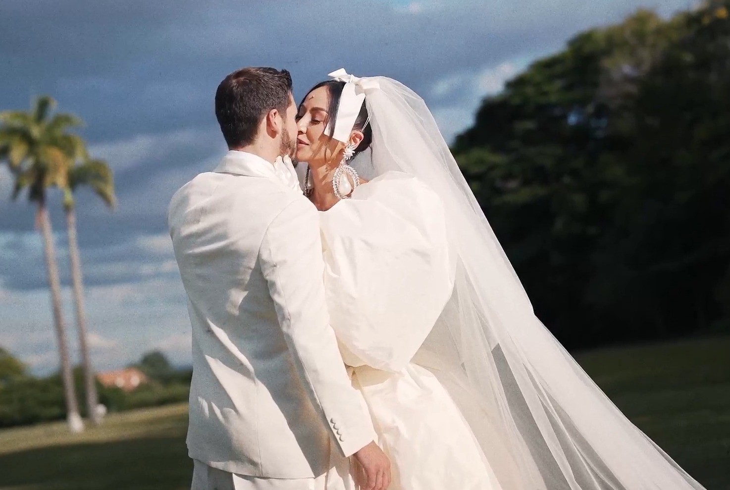 Nicolas Prattes elogia dedicação de Sabrina Sato ao Carnaval: 'Perde noites de sono e chega feliz'