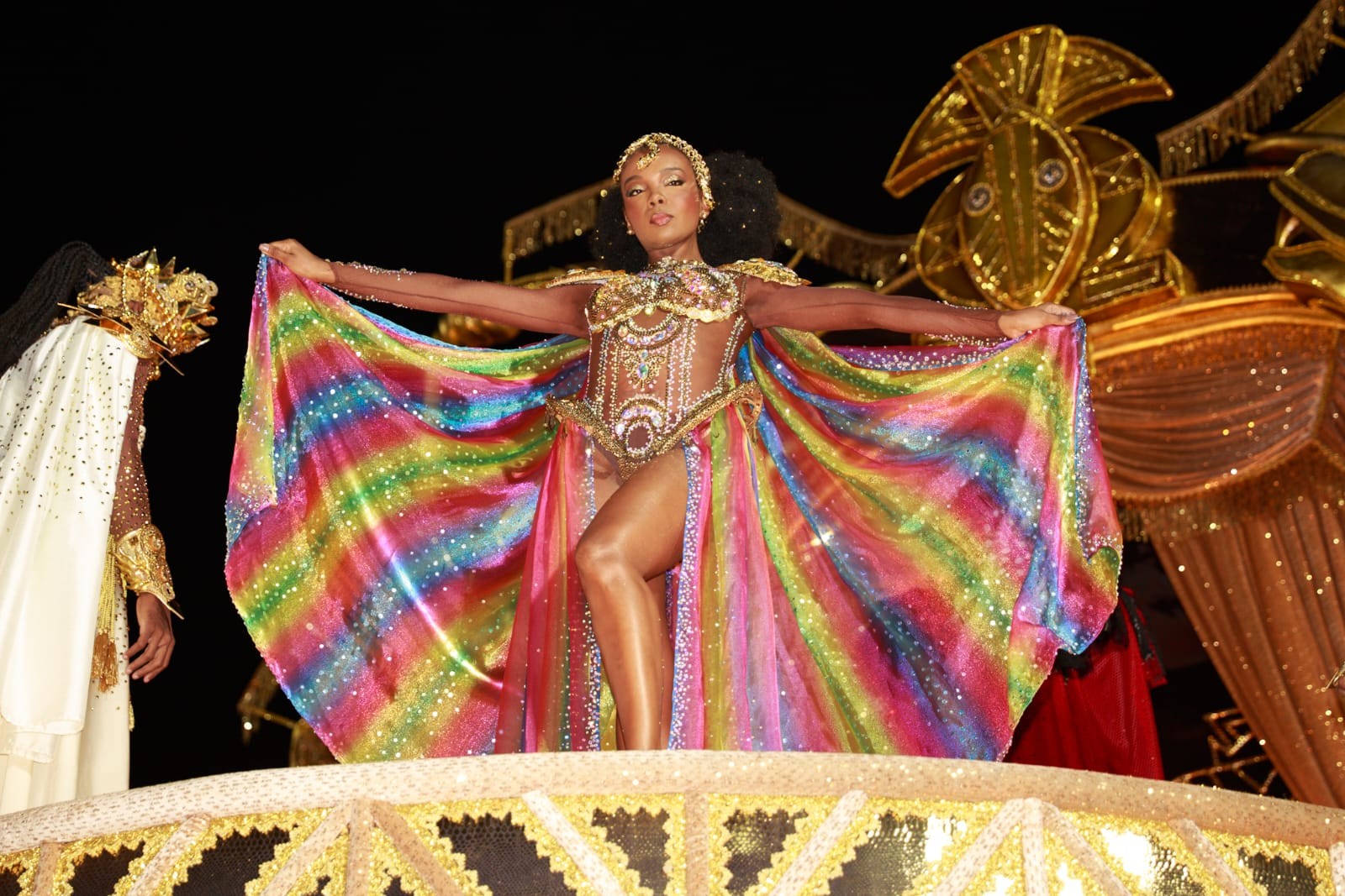 Campeã do Carnaval de SP, Thelma Assis celebra título da Mocidade Alegre: 'Meu oitavo com a escola'