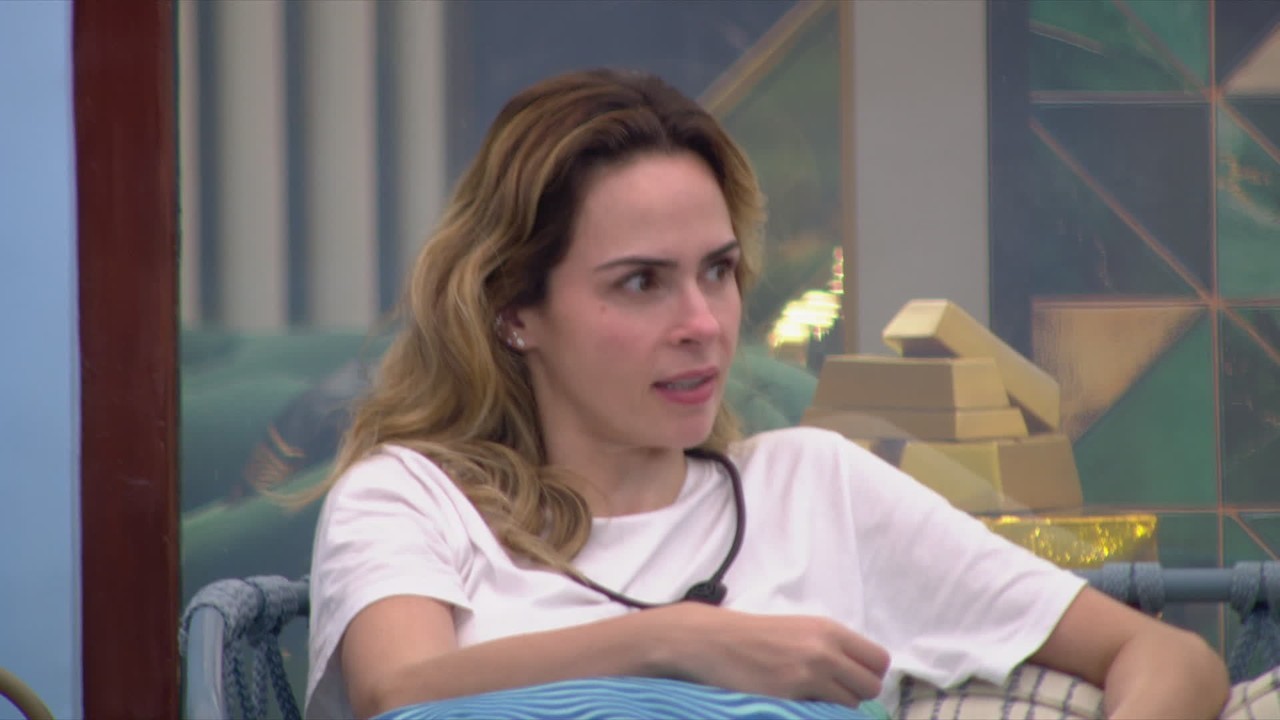 Ana Paula Renault avalia possível Eliminação de Juliano Floss: 'Tem que analisar vários aspectos'