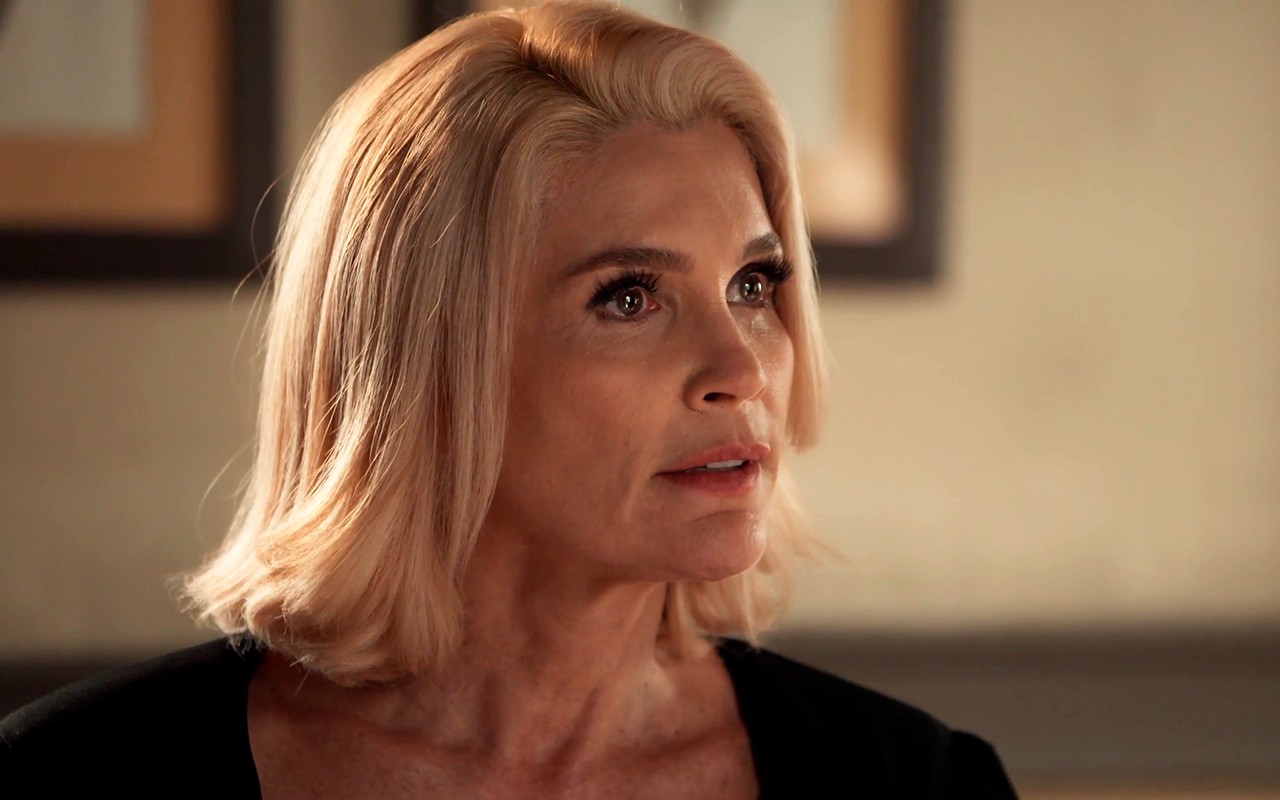 Êta Mundo Melhor!: Sandra se passa por fantasma para escapar de enrascada