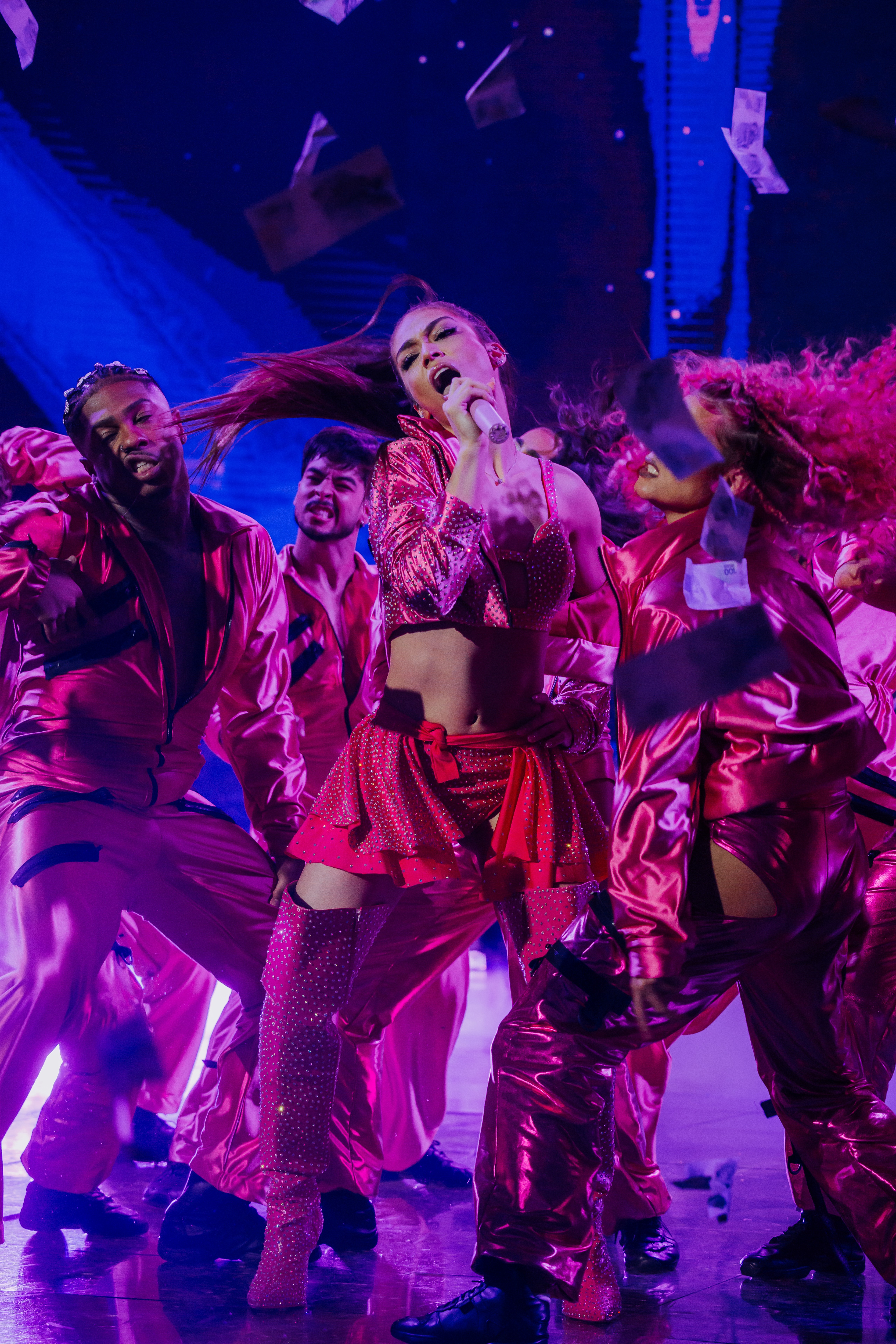 Melody faz performance de Ariana Grande e é aclamada pelo público; veja reações