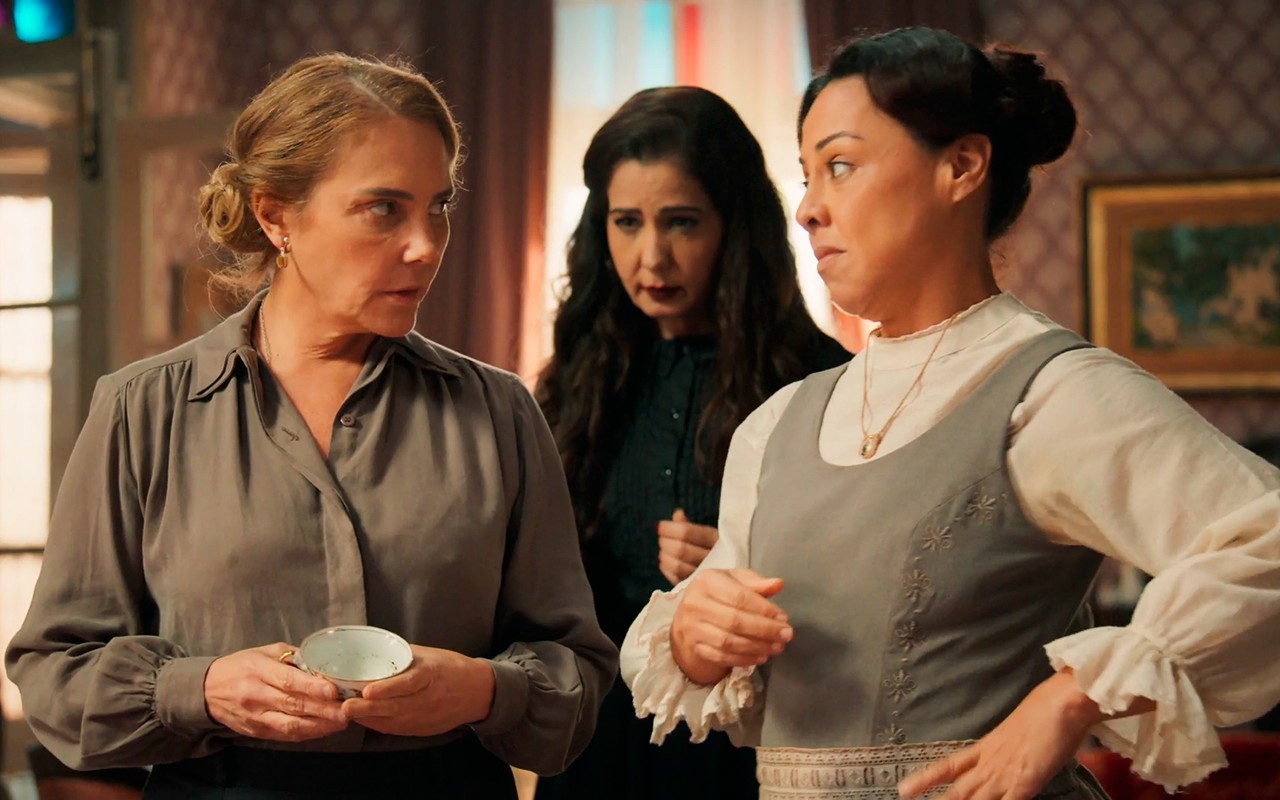 Em Êta Mundo Melhor!, Zulma recebe profecia sombria de Carmem: 'Grande sofrimento'