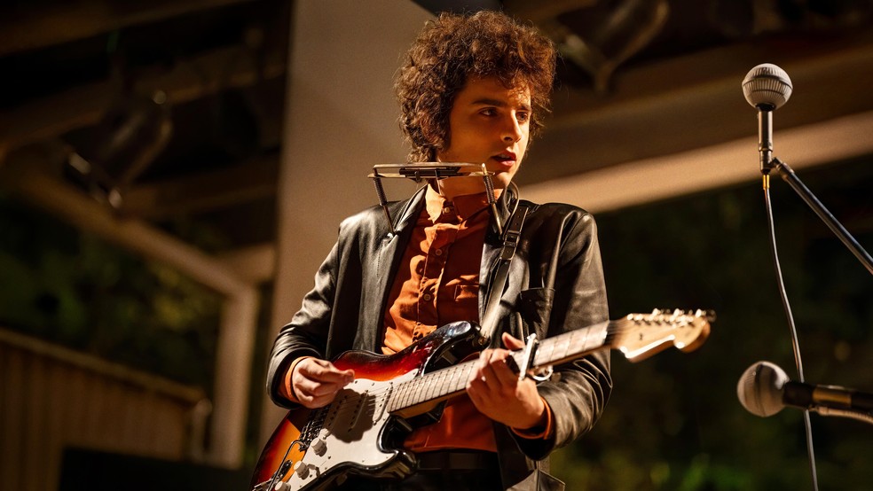 Timothée Chalamet is Bob Dylan in 'A Complete Stranger' — Photo: IMDB