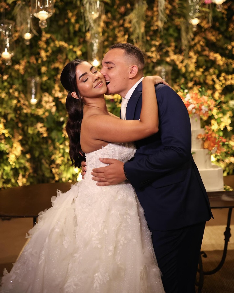 Ary Mirelle posta fotos de casamento e declaração para João Gomes — Foto: Instagram