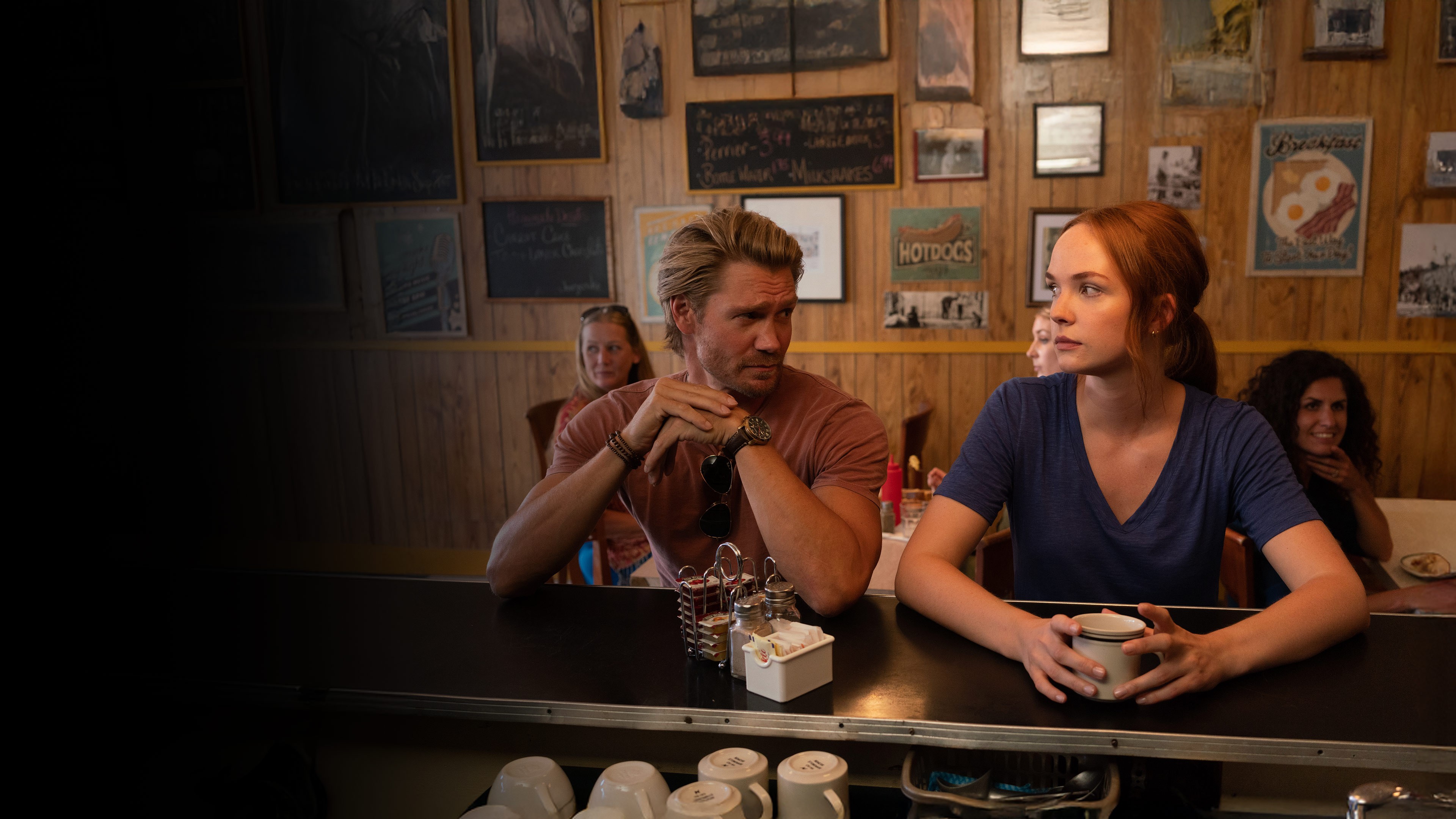 Atriz da série Sullivan's Crossing comenta virada dramática da personagem: 'Tudo desmorona'