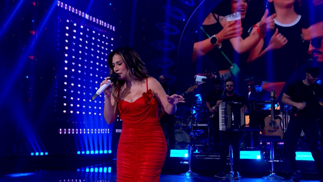 Quem canta hoje no BBB 26? Simone Mendes é a atração deste sábado (14)