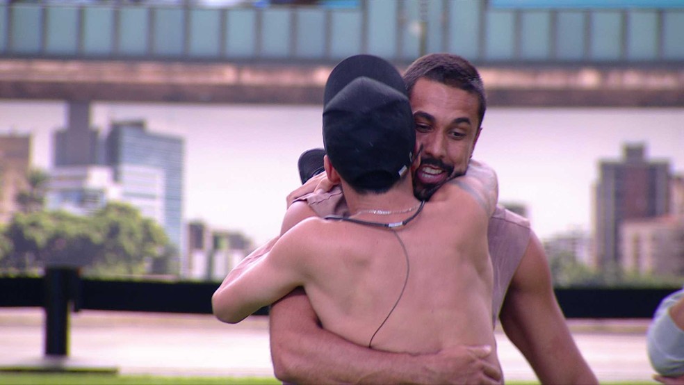 Maike comemora após ser último participante a deixar a Prova do Líder do BBB 25: 'Falei que eu ia ganhar' — Foto: Globo
