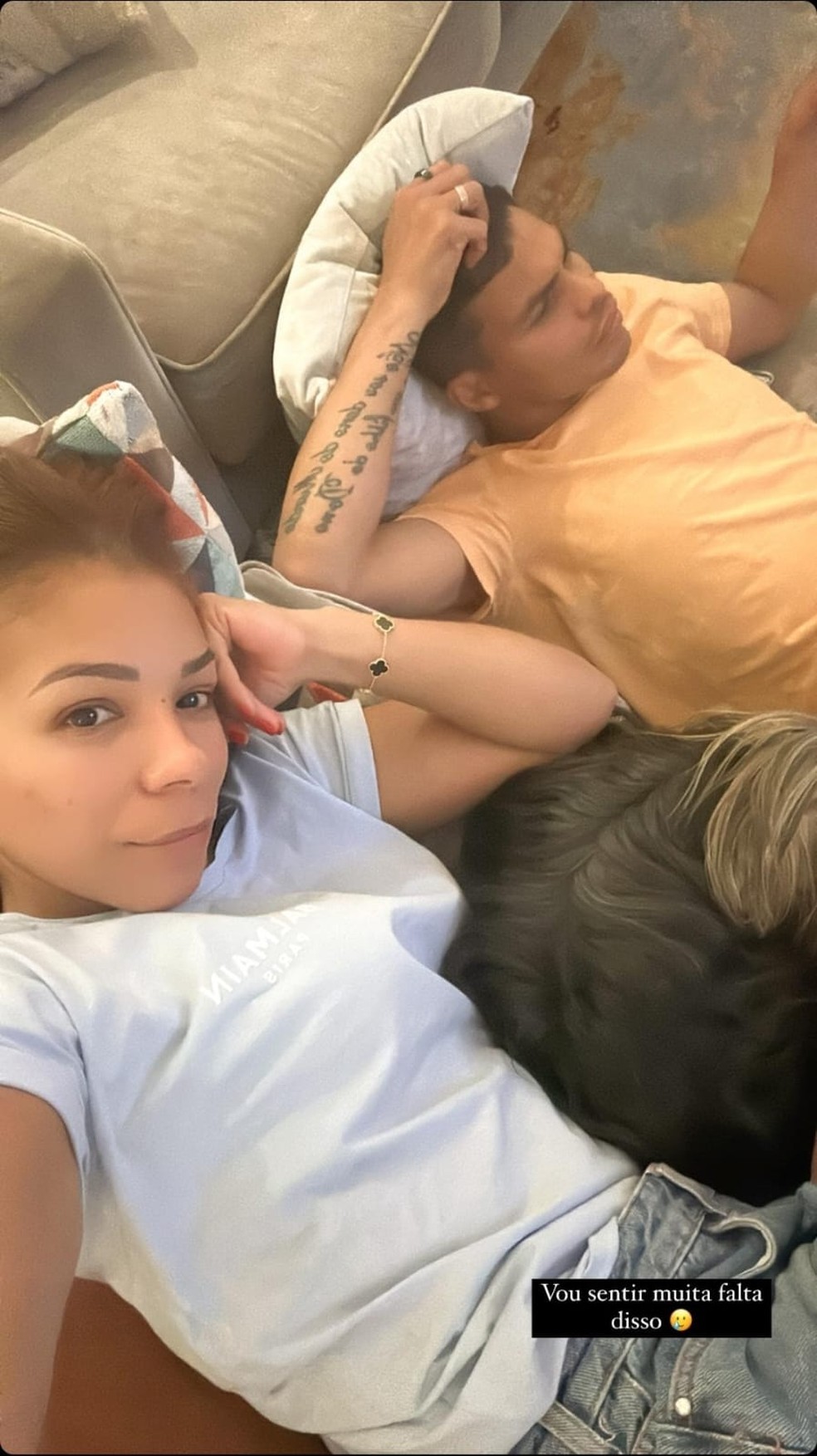 Belle Silva posta foto com Thiago Silva horas antes de chegar ao Rio e lamenta 'Vou sentir muita falta disso' — Foto: Instagram