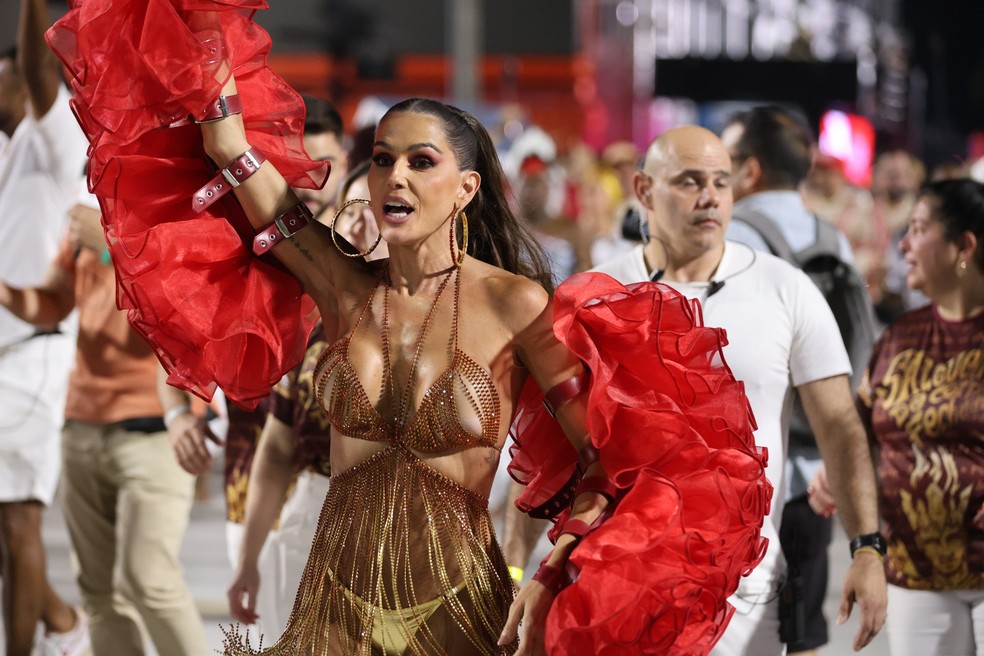 Deborah Secco no ensaio técnico do Salgueiro — Foto: Daniel Pinheiro/BrazilNews