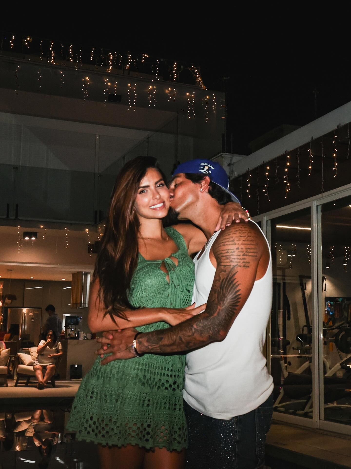 Namorada de Gabriel Medina faz aniversário e ganha declaração apaixonada do surfista