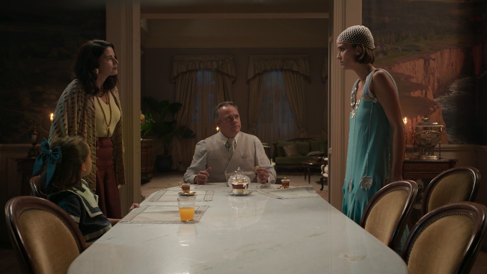 Virgínia fica furiosa ao receber ‘castigo’ da mãe — Foto: Reprodução/TV Globo