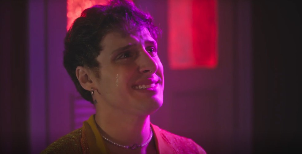 Em 'Terra e Paixão', Kelvin diz 'eu te amo' e emociona Ramiro — Foto: Globo