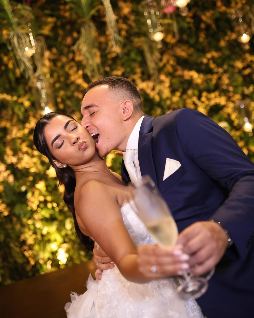Ary Mirelle posta fotos de casamento e declaração para João Gomes — Foto: Instagram