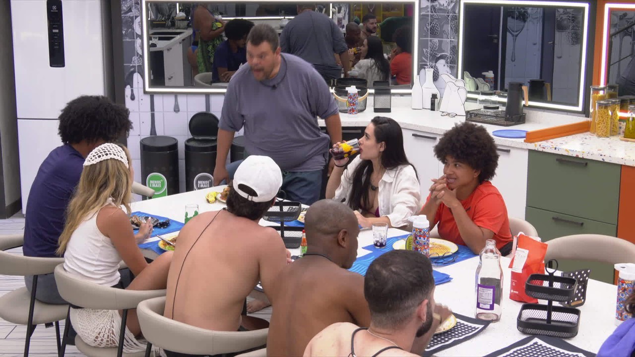 Babu Santana recria meme ao responder sobre Queridômetro no BBB 26: 'Não te devo satisfação'