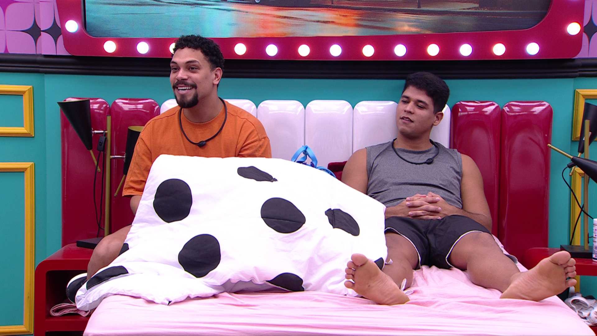 Emparedados, Vitória Strada e Vinícius se declaram a aliados do Quarto Anos 50 em noite de Eliminação