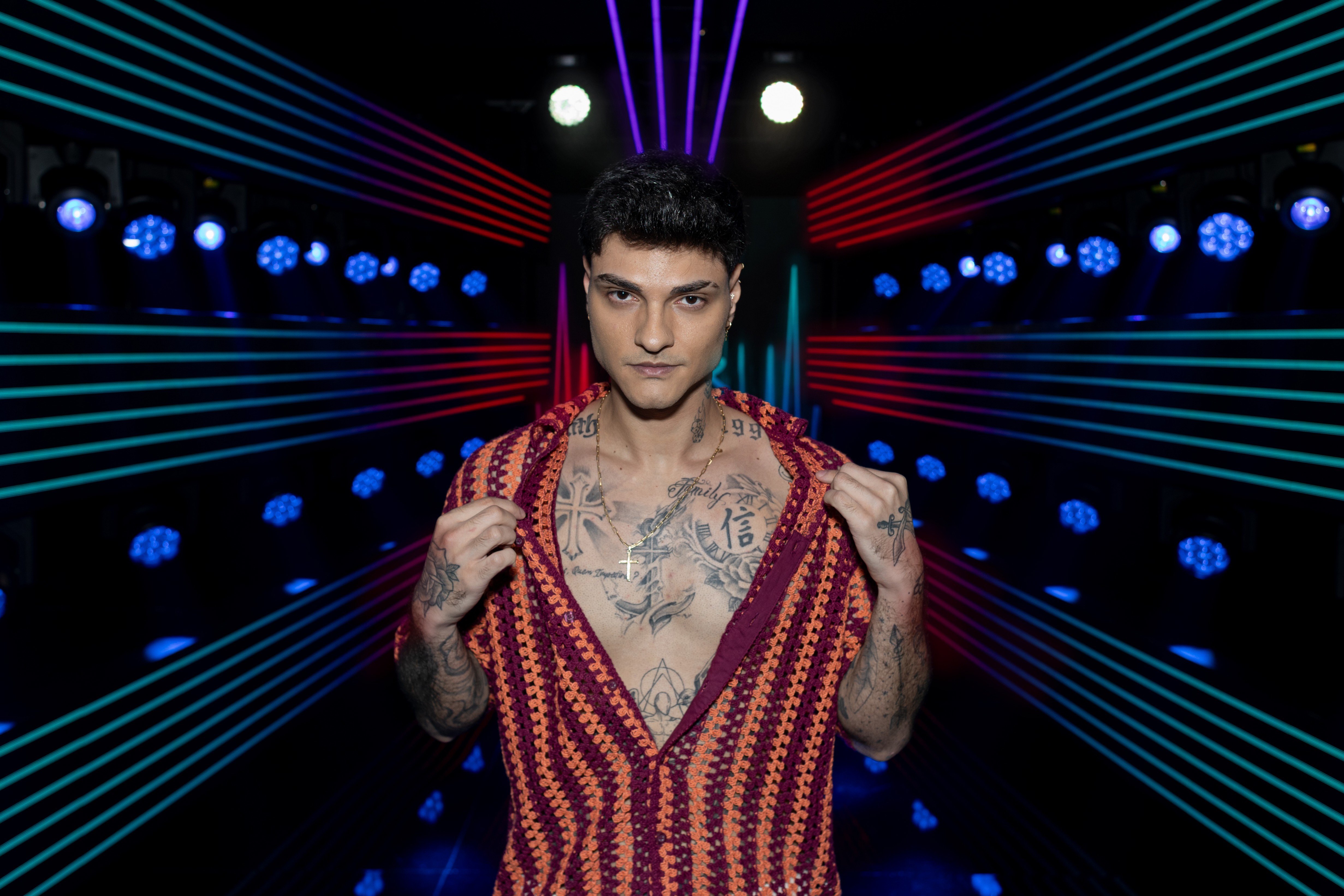 Davi Kneip analisa participação no Túnel do Amor: 'Muita loucura, confusão e pegação'