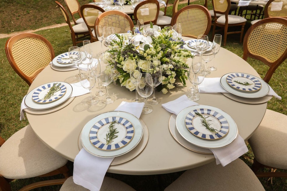 Prato principal da festa de noivado de Ana Hickmann e Edu Guedes foi a feijoada — Foto: Brazil News