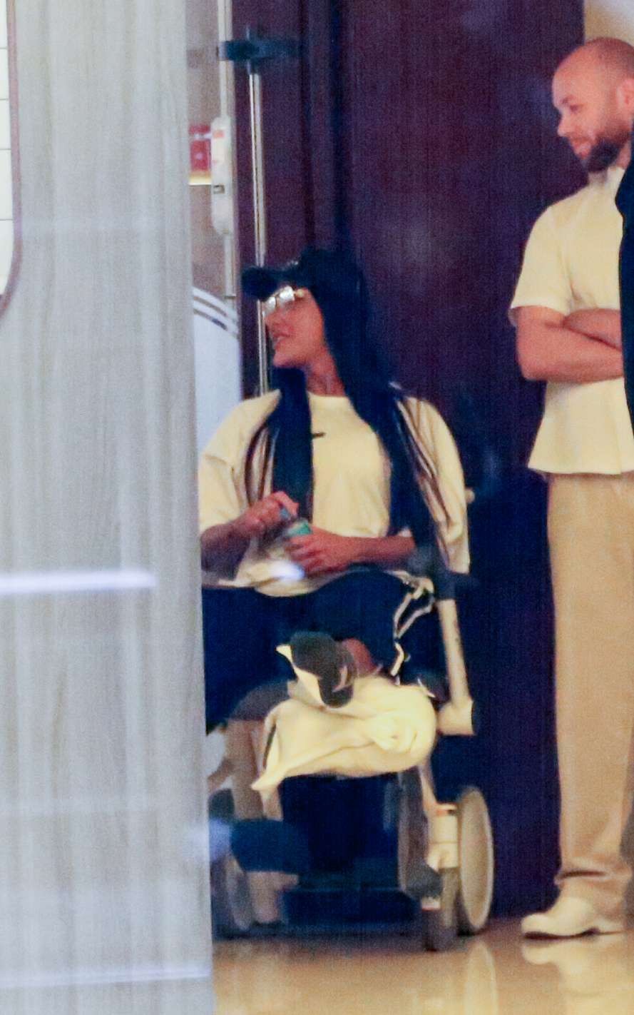 Gracyanne deixa hospital após lesão no Dança dos Famosos