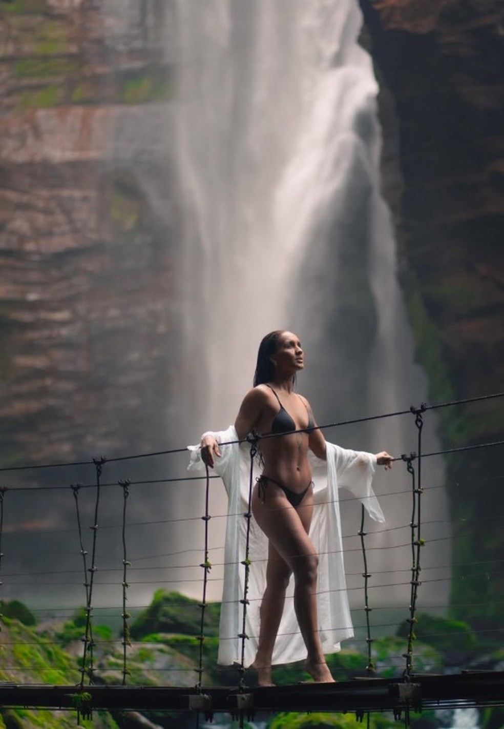 Maxiane exibe corpão em cenário paradisíaco no Maranhão — Foto: Jorge Daur