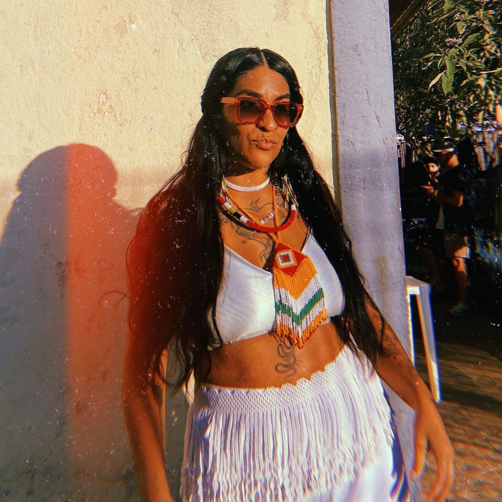 Brisa Flow: conheça a primeira artista indígena a fazer show no