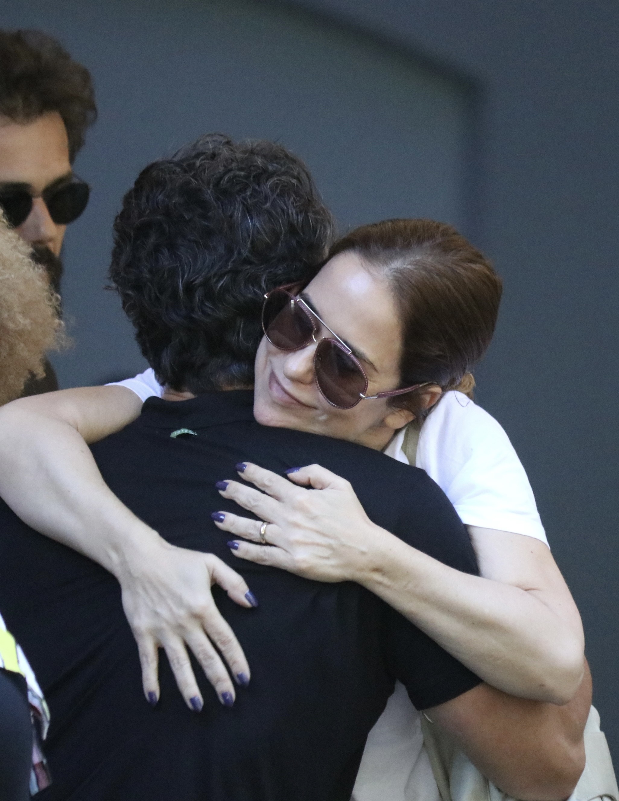Amigos e familiares se despedem de Gracindo Jr. no Rio de Janeiro