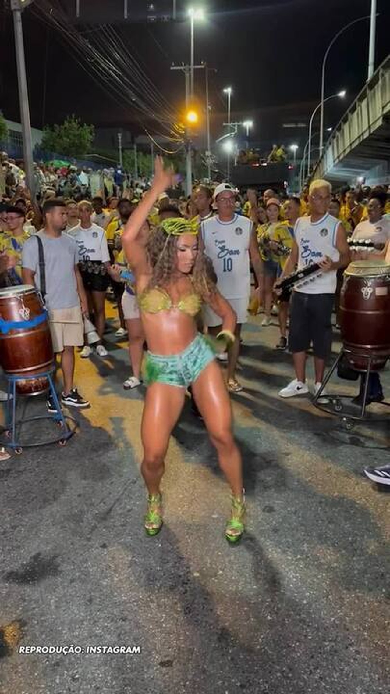 Viviane Araujo, Ivete Sangalo e mais famosos enaltecem Mayara Lima: 'Deusa'