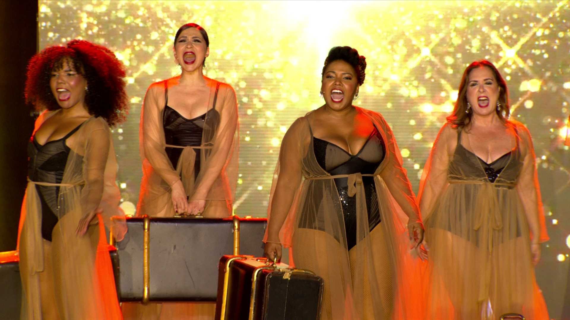 Musical 'Elas Brilham' leva sucessos nacionais e internacionais ao Estrela da Casa, e web reage: 'Que riqueza'