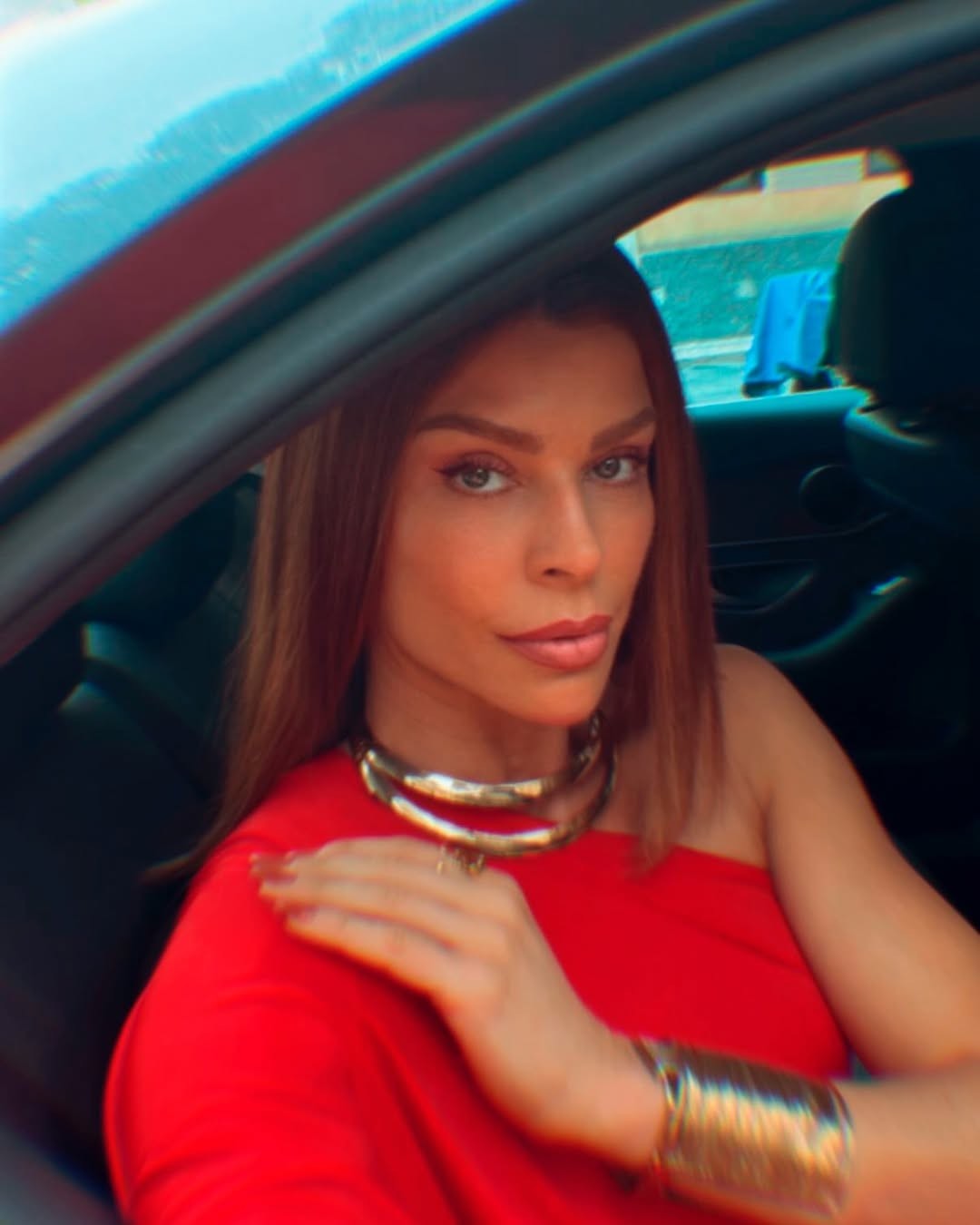 Em dia de estreia, Grazi Massafera posta bastidores de Três Graças: 'Frio na barriga'