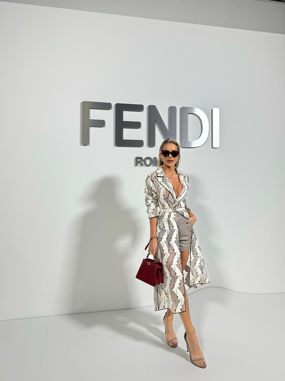 Monique Alfradique no desfile da Fendi