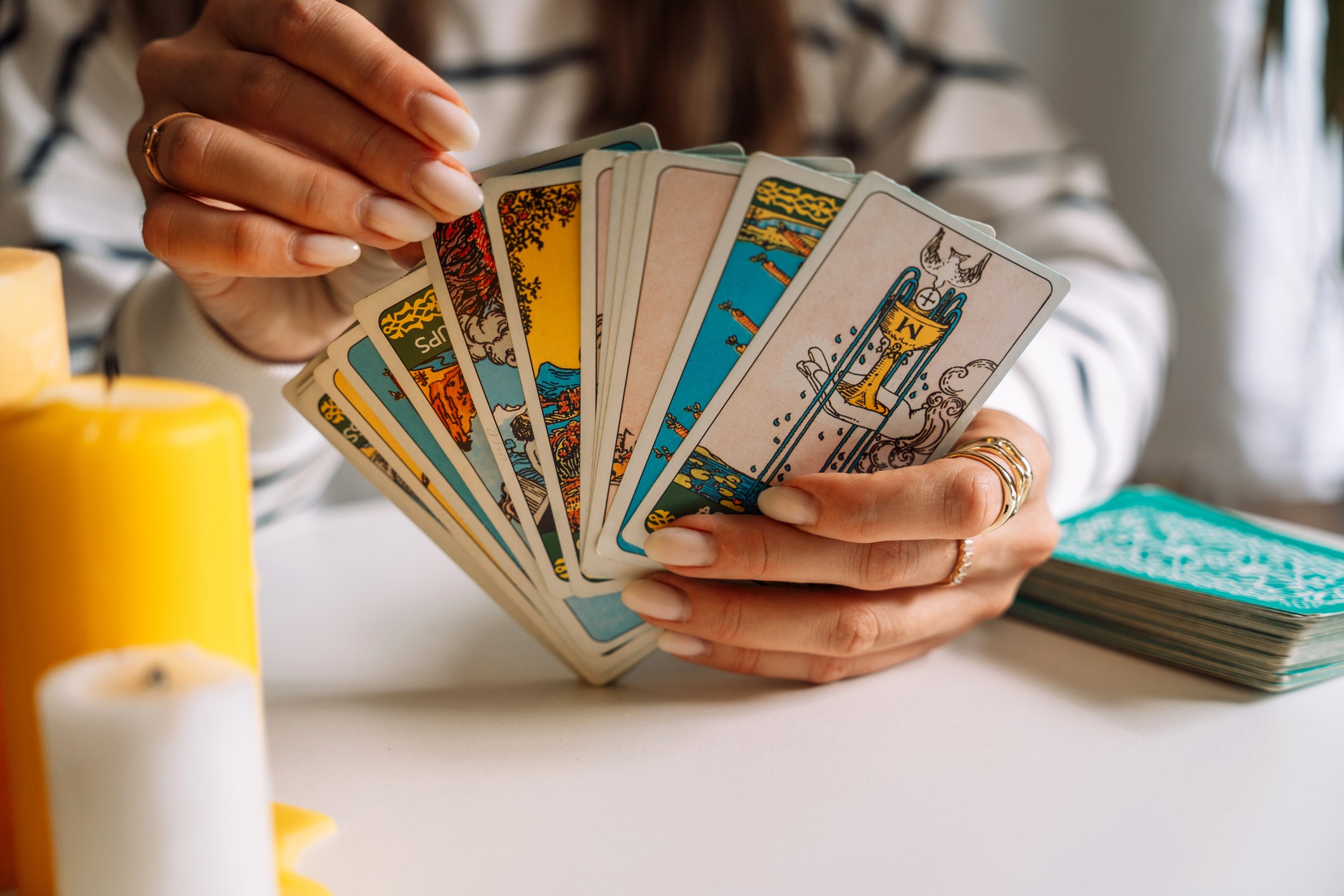 5 signos que vão ter mais desafios em junho, segundo o Tarot