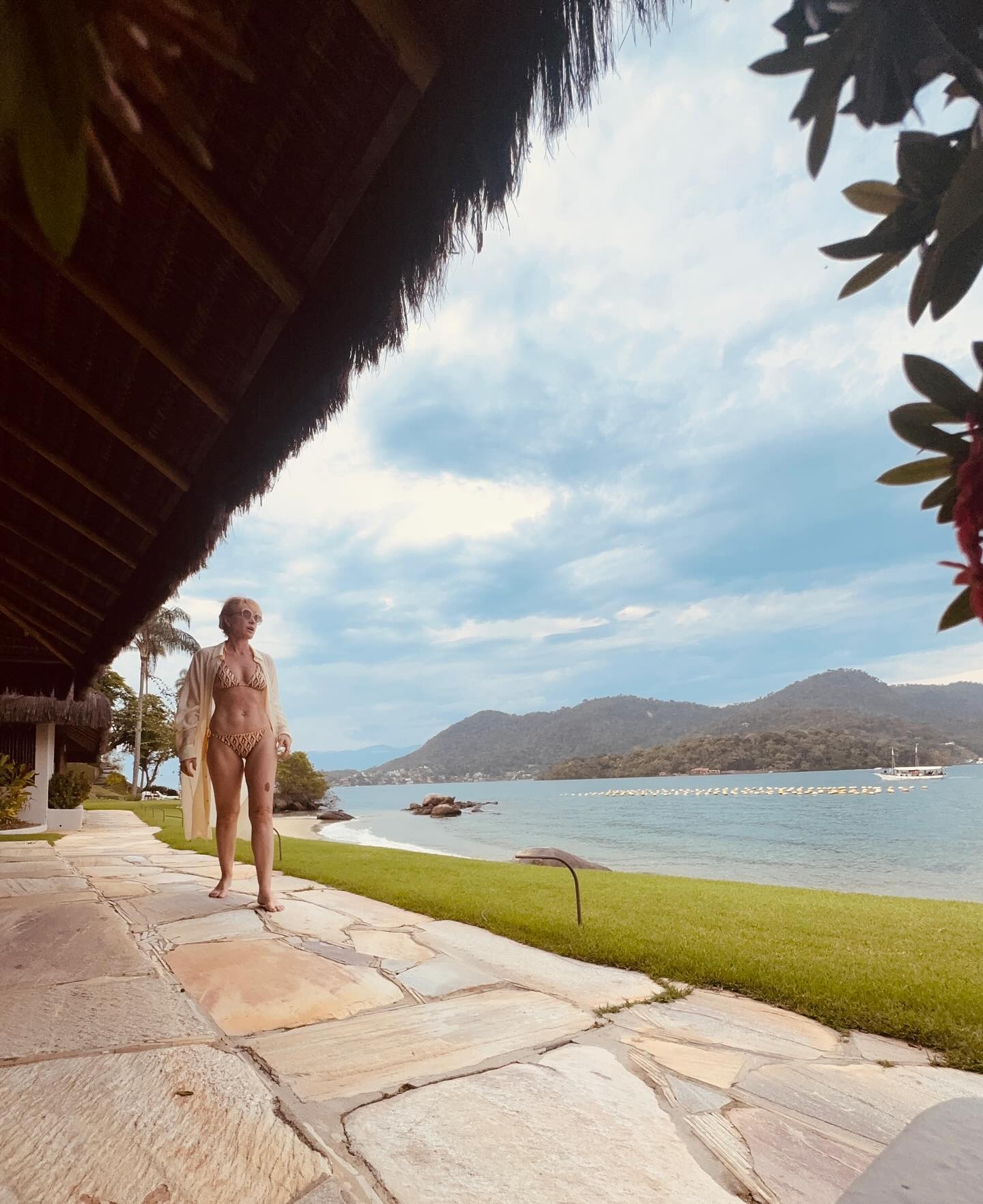 Angélica abre álbum do fim de semana com Dua Lipa e amigos; fotos